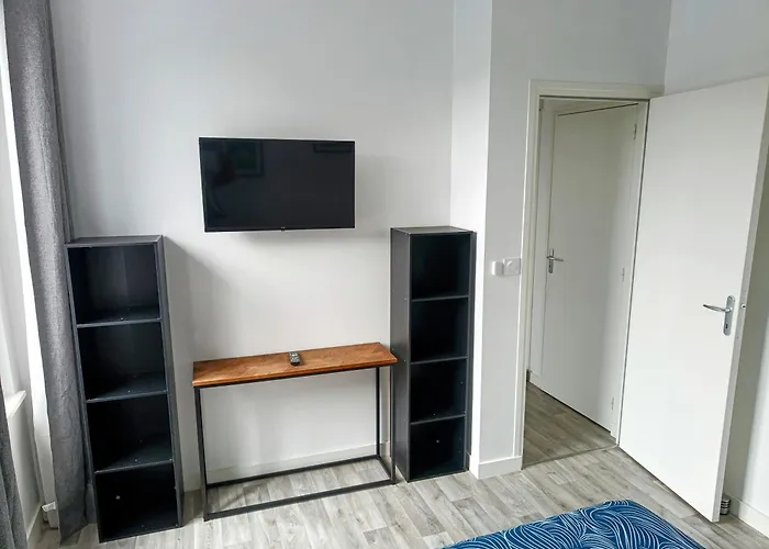 Appartement T2 N3, Proche Naval Group Et Centre Ville