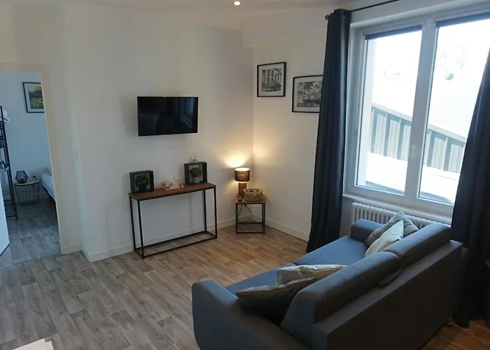 Appartement T2 N3, Proche Naval Group Et Centre Ville
