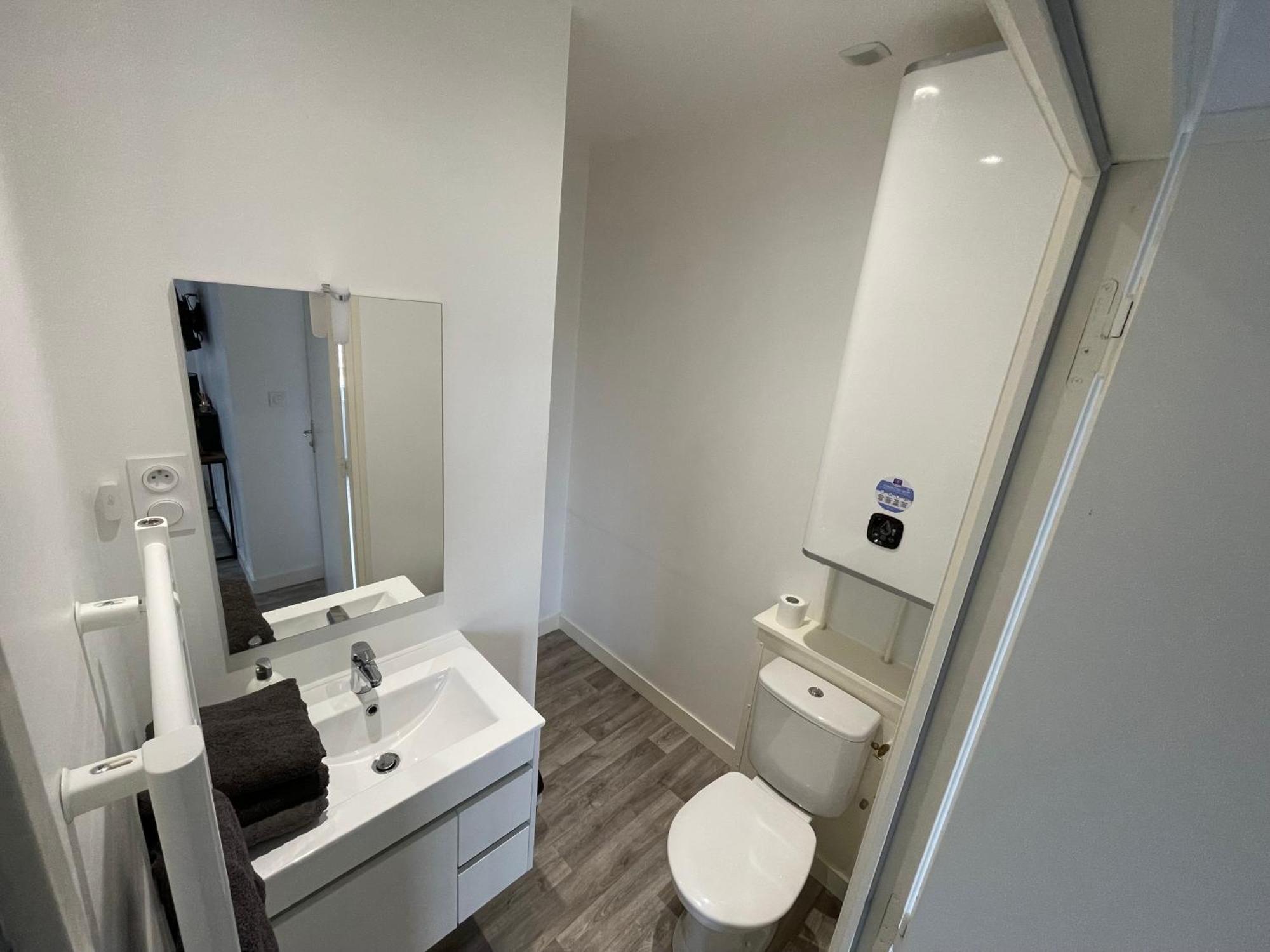 Apartment T2 N3, Proche Naval Group Et Centre
